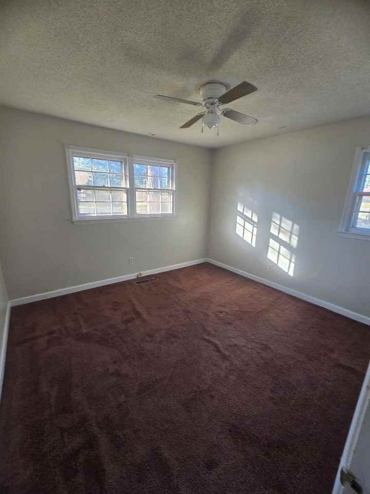 2990 Shadeland Circle - Photo 7 of 9