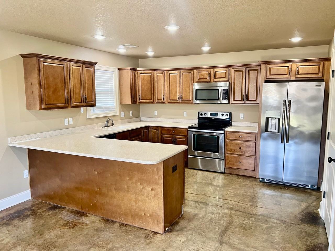 6057 Beaver Creek Ln - Photo 2 of 30