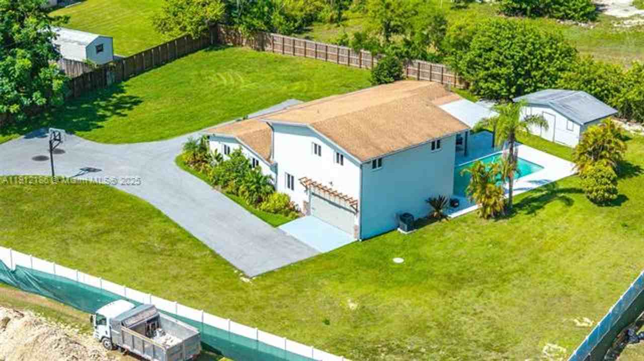 19450 Sw 125th Ave #0 - Photo 3 of 48