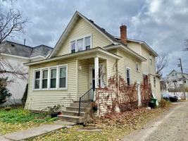 featured image of 1035 17th Ave Se