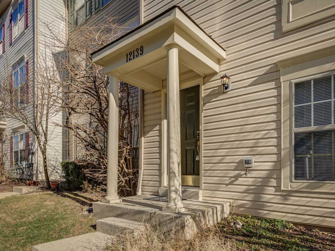 12139 Amber Ridge Cir - Photo 2 of 48