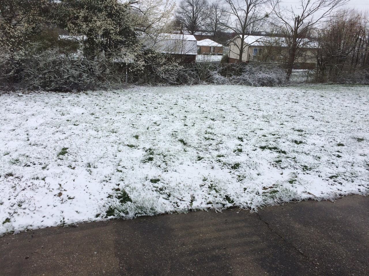 947 Villa Drive - Photo 2 of 9