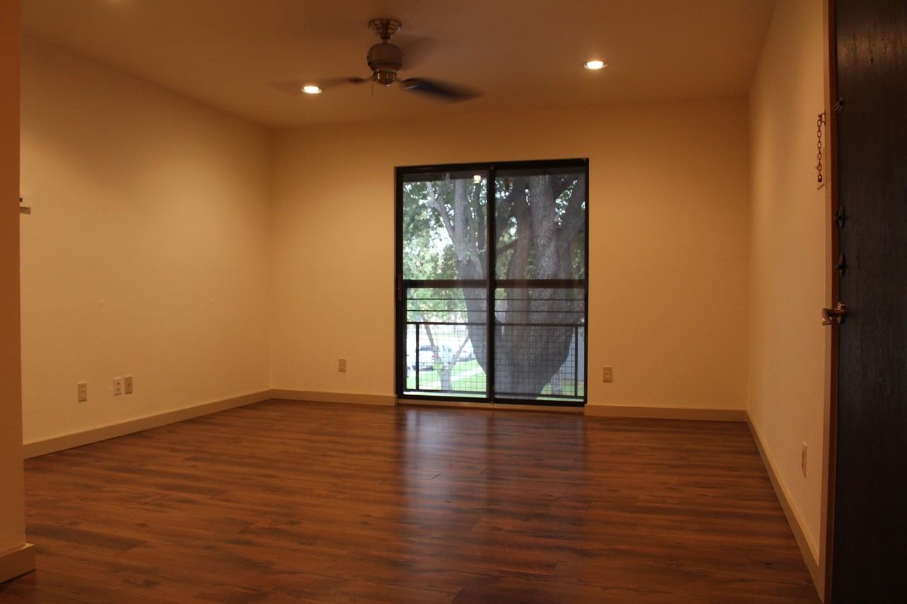 4125 Avondale Avenue - Photo 4 of 13