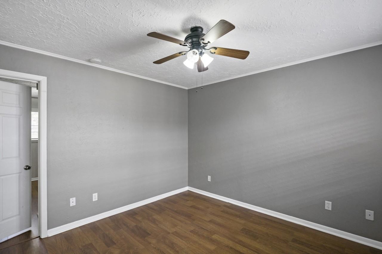 3906 Aspen Street - Photo 3 of 50