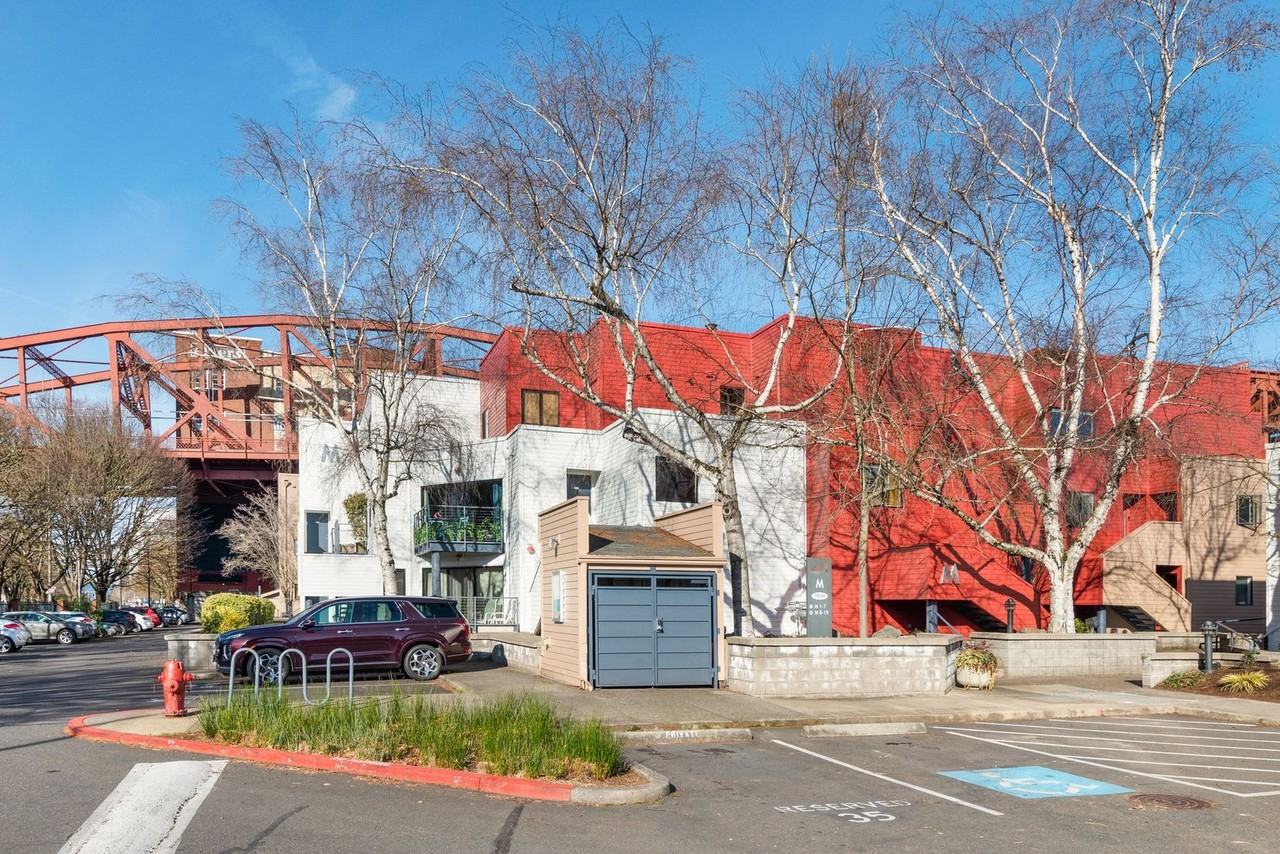 1010 Northwest Naito Parkway