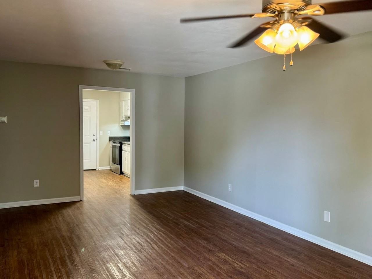 001 Southern - Photo 3 of 8