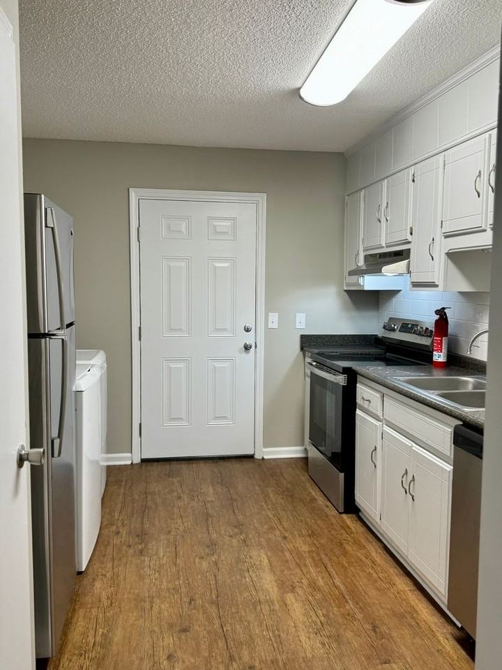 001 Southern - Photo 4 of 8