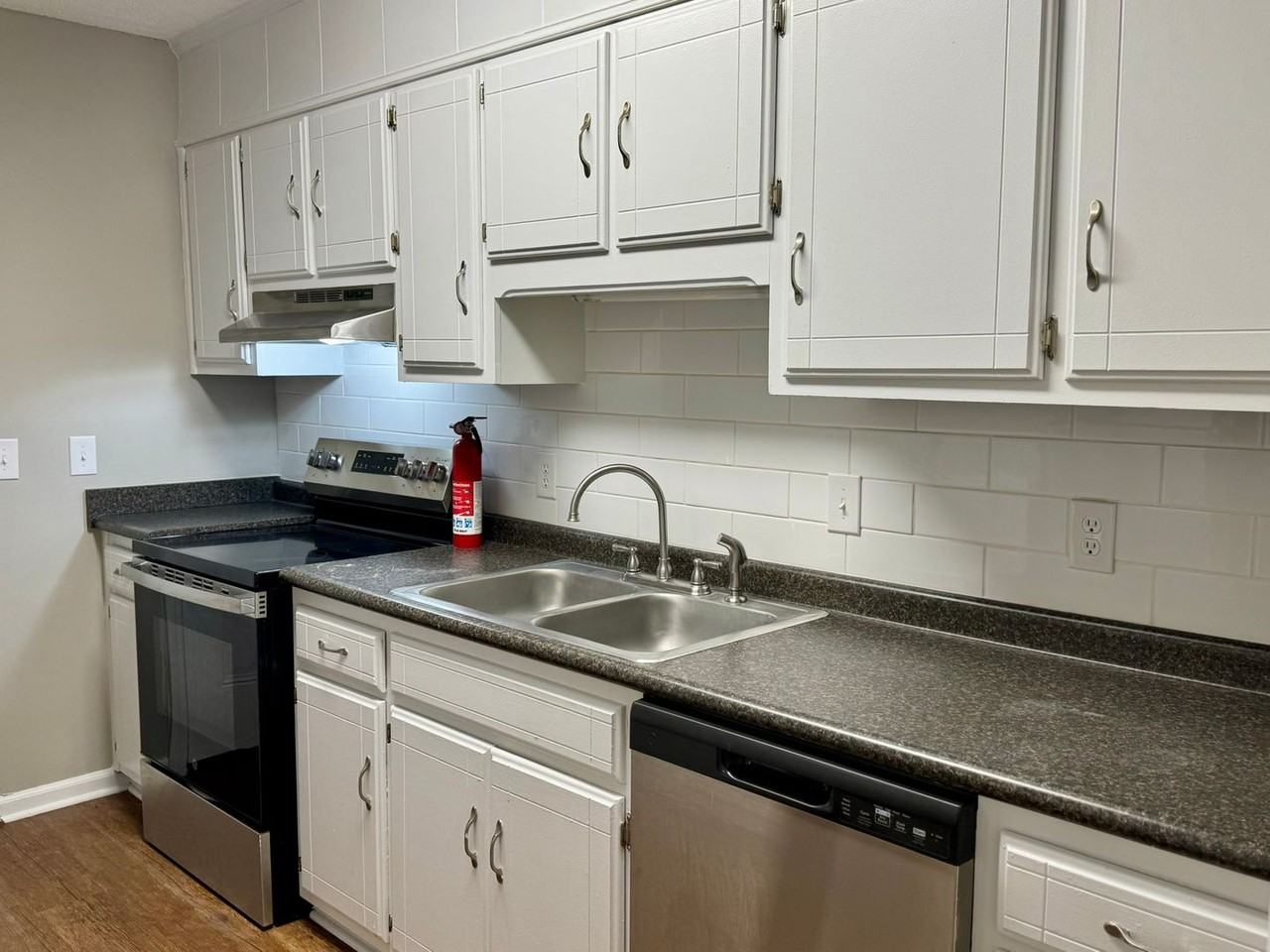 001 Southern - Photo 6 of 8