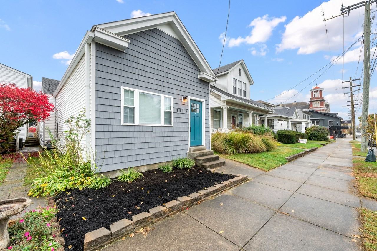 1112 E Burnett Ave - Photo 3 of 42