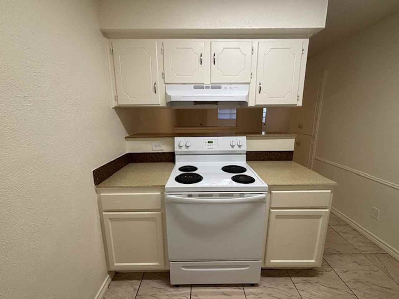 762 E Pecan St - Photo 2 of 22
