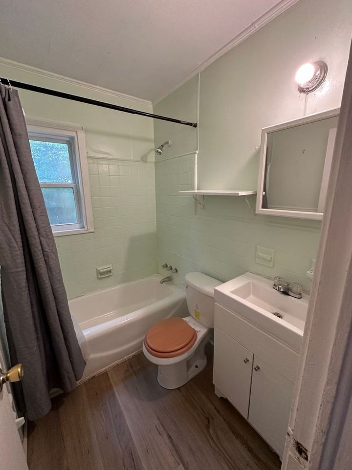 5430 Edgehill Rd #8 - Photo 4 of 6