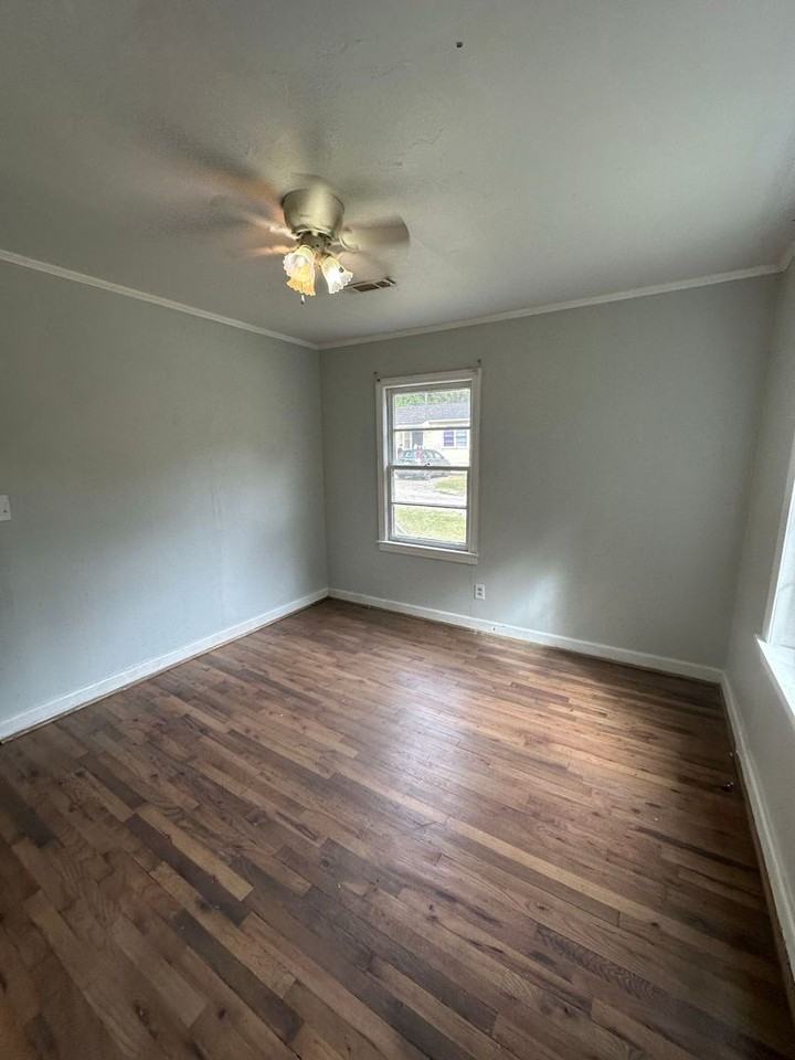 5430 Edgehill Rd #8 - Photo 5 of 6