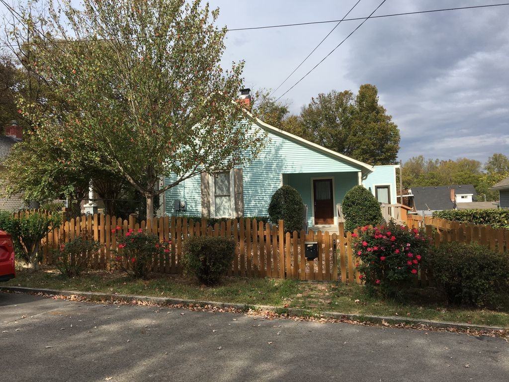 1905 Eastside Avenue - Photo 2 of 14