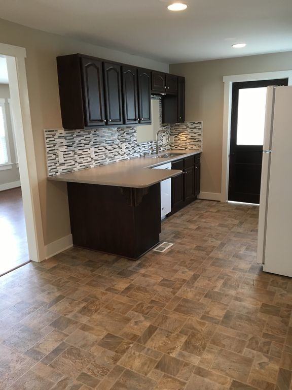 1905 Eastside Avenue - Photo 3 of 14