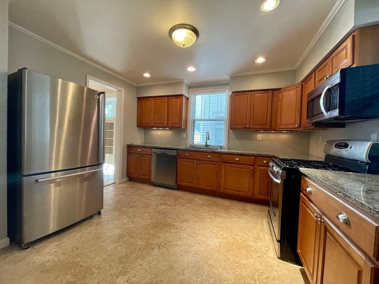 3161 Park Ave - Photo 2 of 11