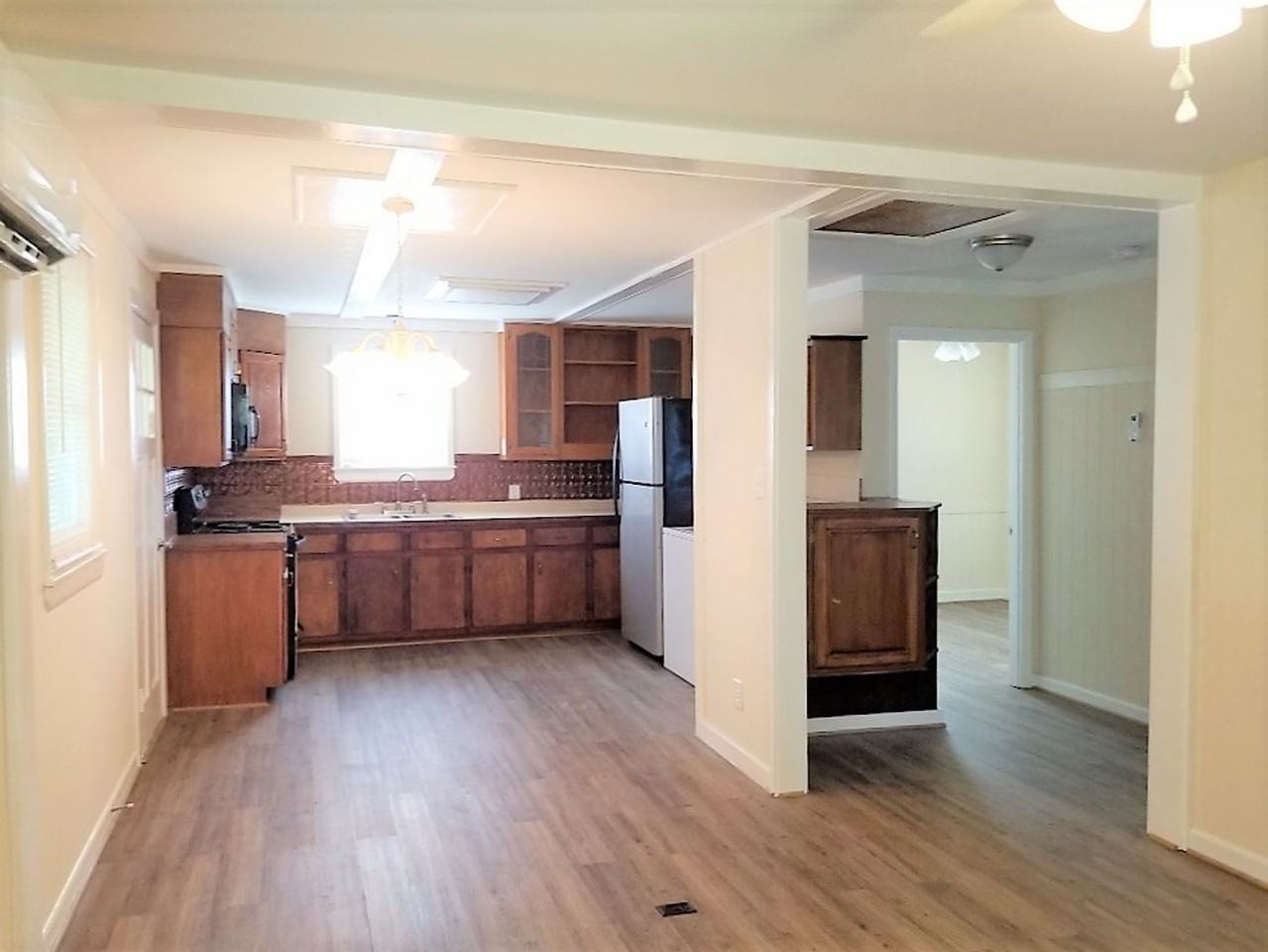 142 Booker Street - Photo 2 of 11