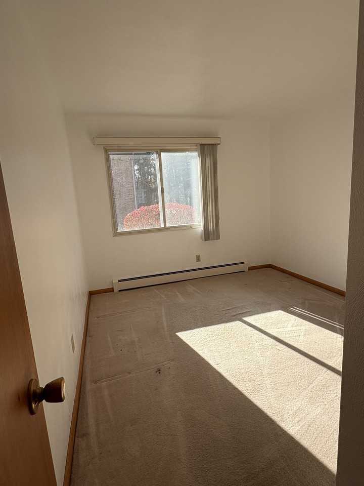 630 Garrison Rd., Apt-B - Photo 7 of 9