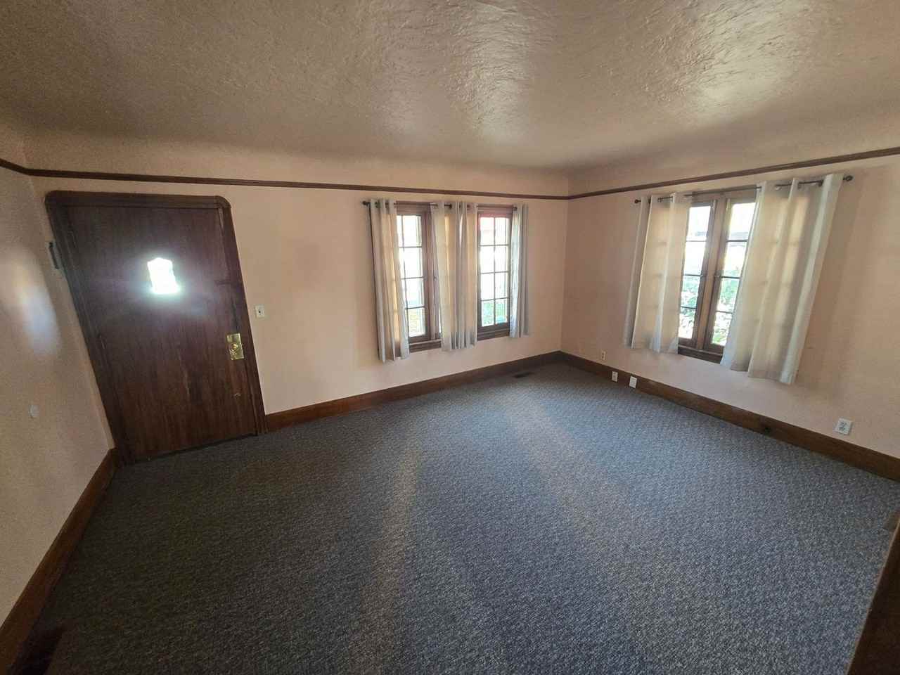 1822 Earle St - Photo 3 of 11