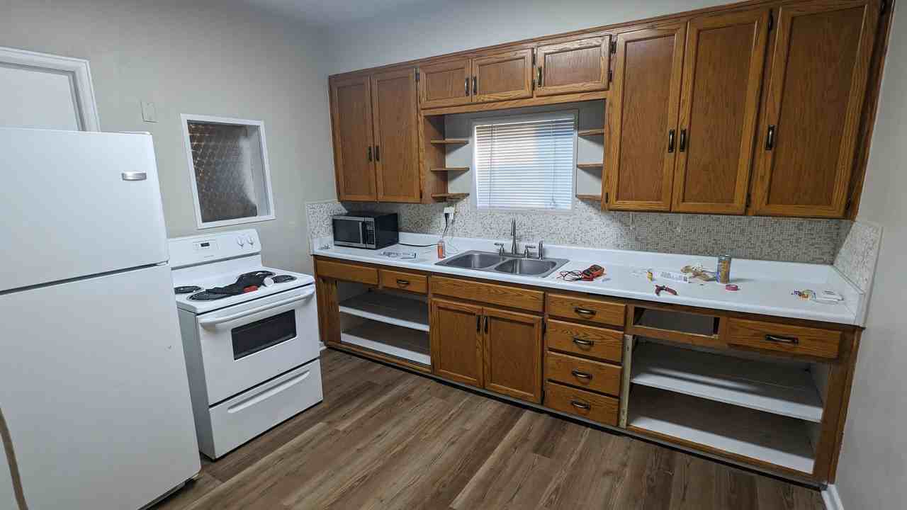 958 Lowell Blvd - Photo 4 of 9