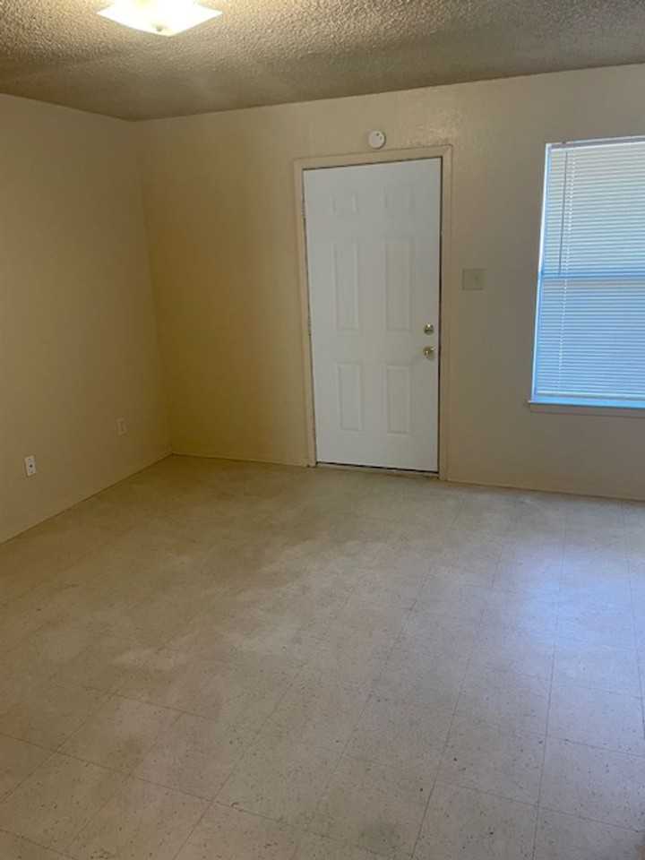 3536 South Littlejohn Avenue #B - Photo 4 of 9