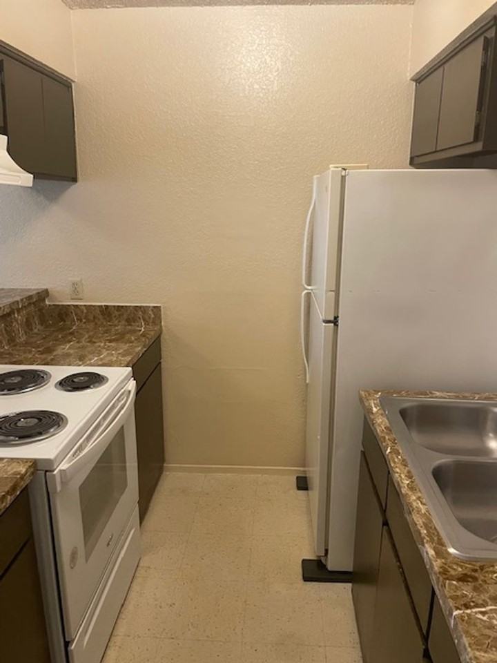 3536 South Littlejohn Avenue #B - Photo 5 of 9