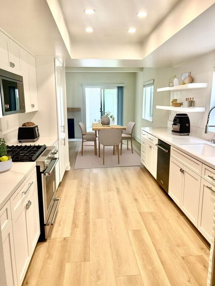 204 18th St - Photo 7 of 47