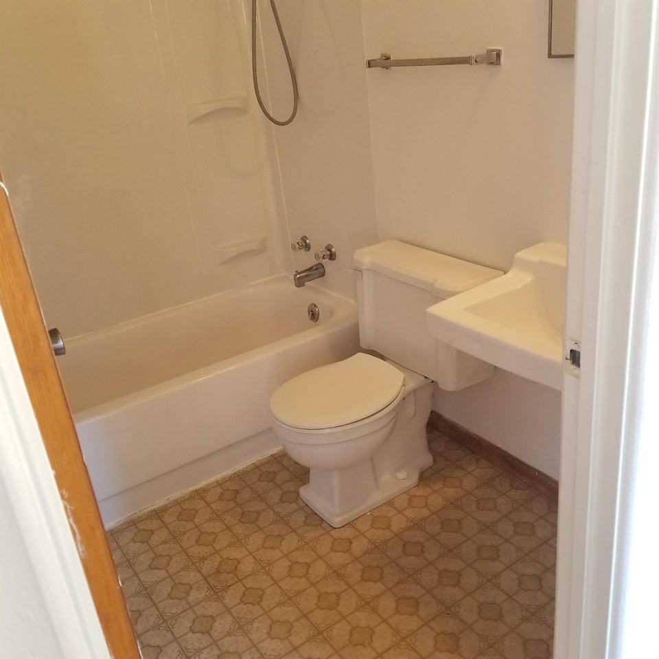 327 Main Street East - Photo 5 of 6