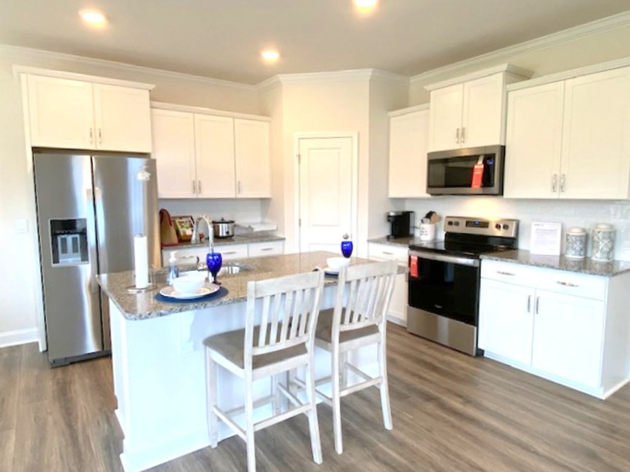 124 Creekview Rd - Photo 2 of 14