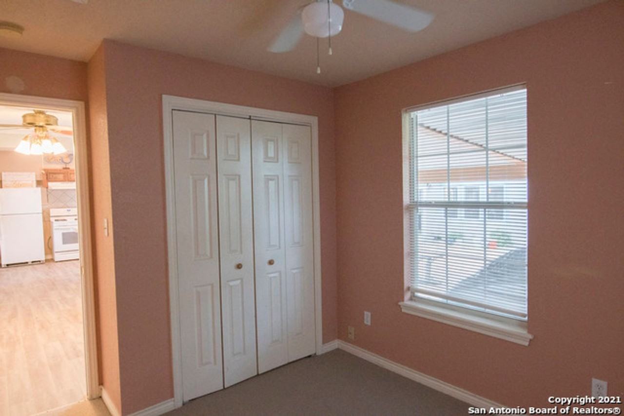 1746 Schley Avenue - Photo 4 of 5