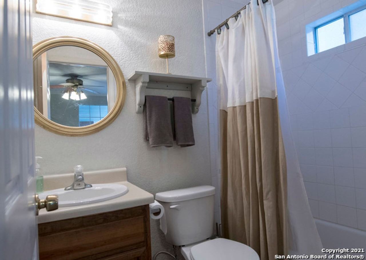 1746 Schley Avenue - Photo 5 of 5