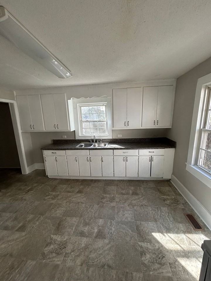 22 Carter Street - Photo 3 of 9