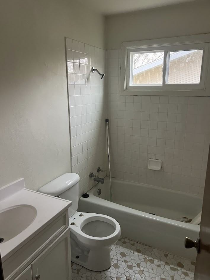 421 Valeria Drive - Photo 3 of 7