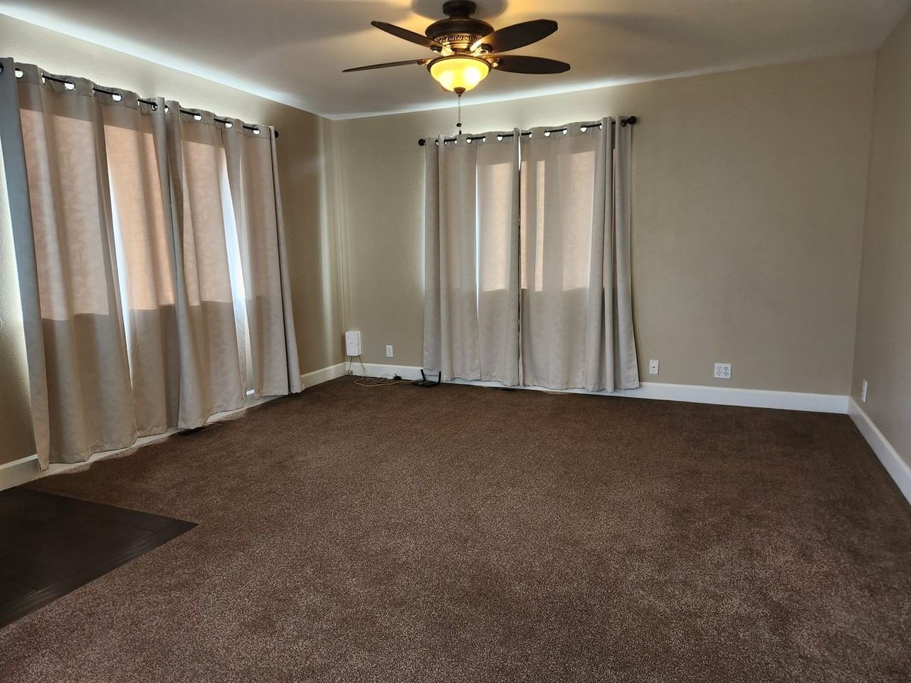 313 East Main Street - Photo 4 of 12