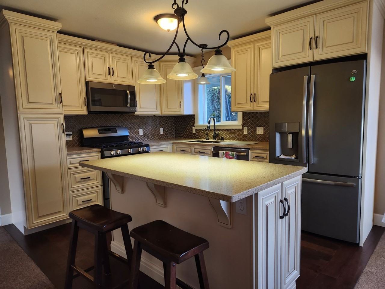 313 East Main Street - Photo 6 of 12