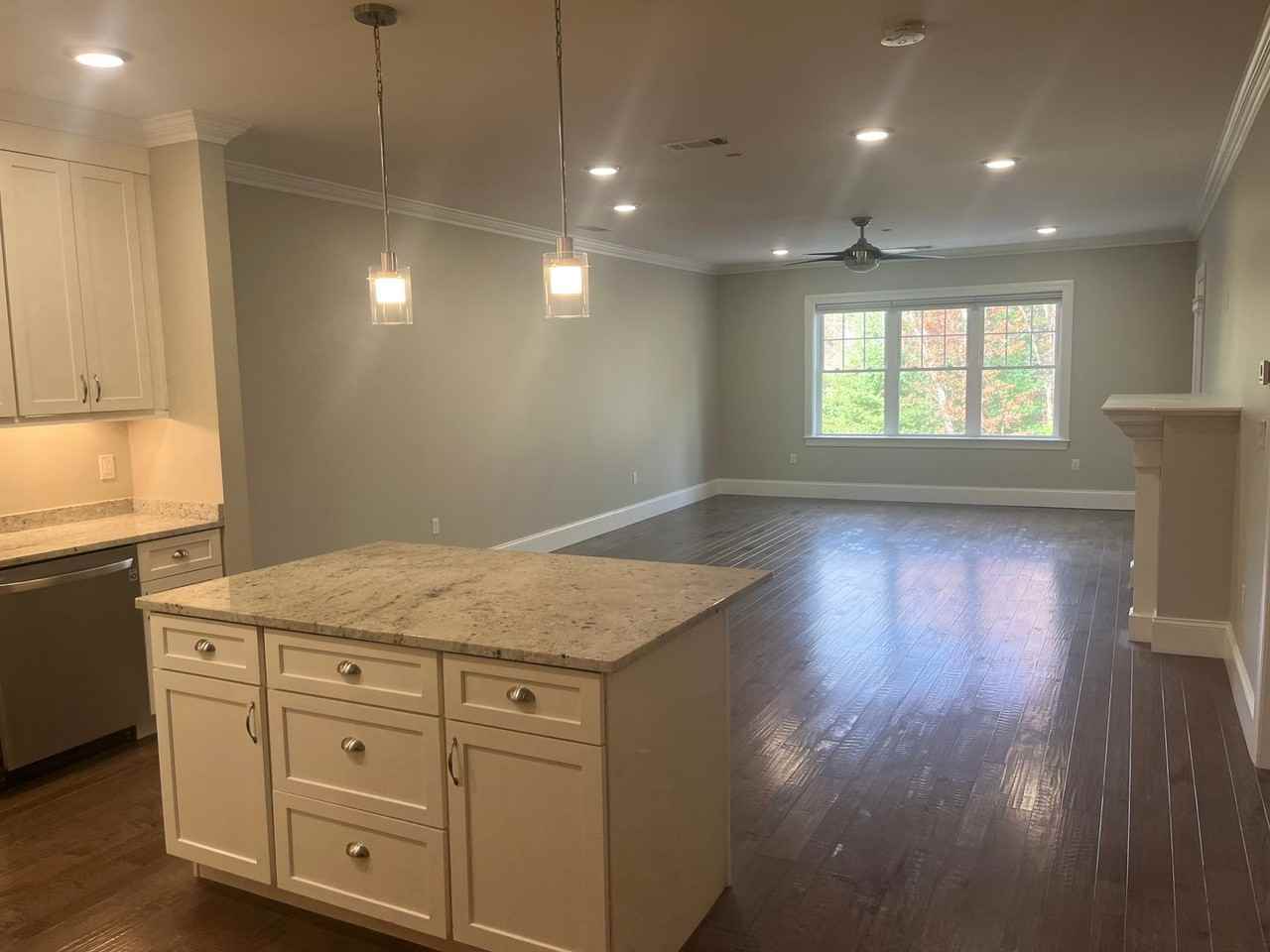 8 Island Court - Photo 5 of 17