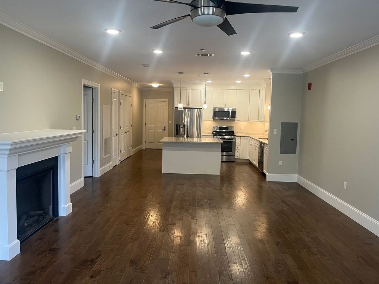 8 Island Court - Photo 7 of 17