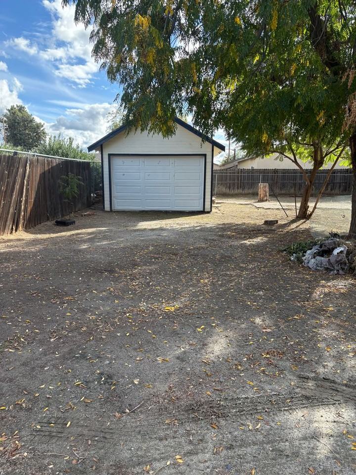 802 East Main Street - Photo 2 of 11