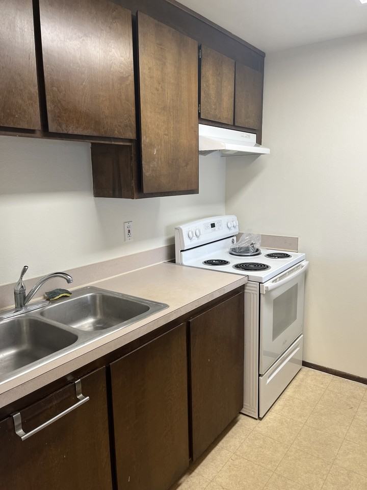 CREST111 - Photo 3 of 12