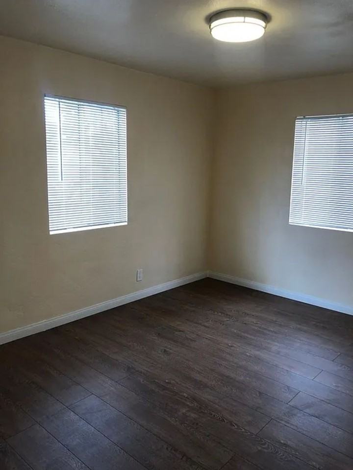 1222 Castaic Ave - Photo 6 of 8