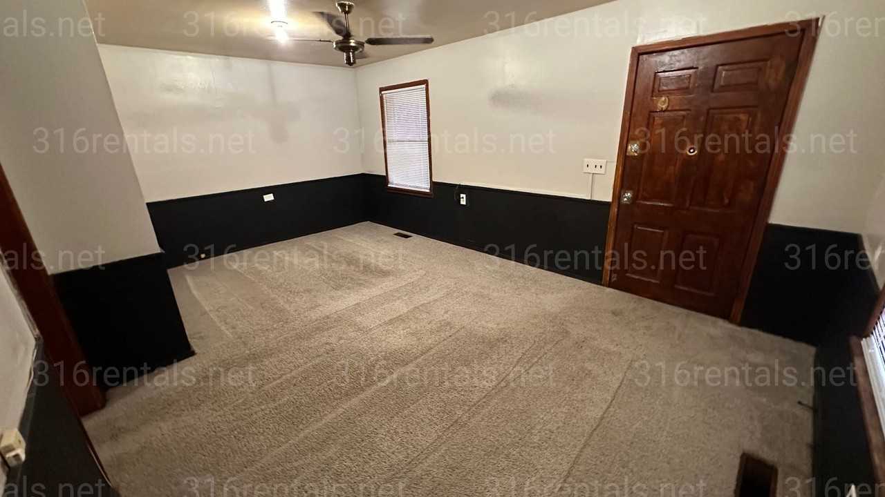 1727 N Santa Fe St - Photo 4 of 16