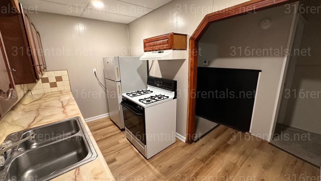 1727 N Santa Fe St - Photo 7 of 16