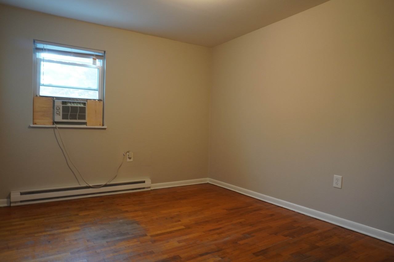 214 Randolph Street - Photo 3 of 9