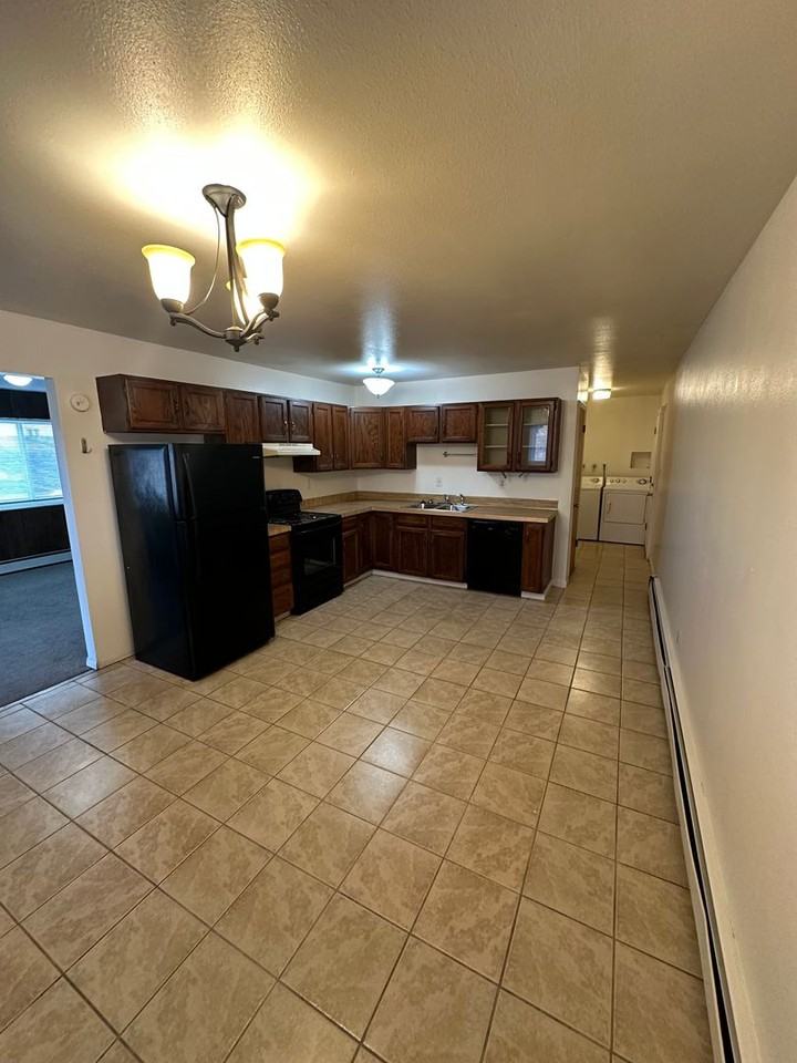 1304 29th St - Photo 6 of 20