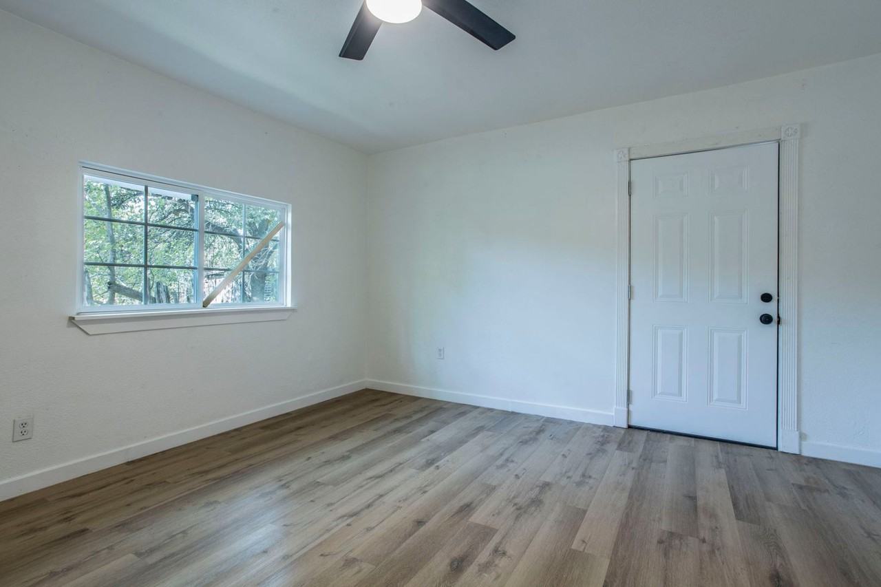 5807 Mayo Drive - Photo 7 of 15