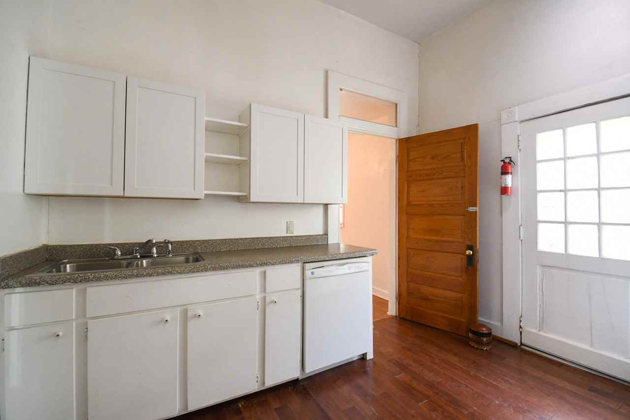 1537 Adams Street - Photo 3 of 8