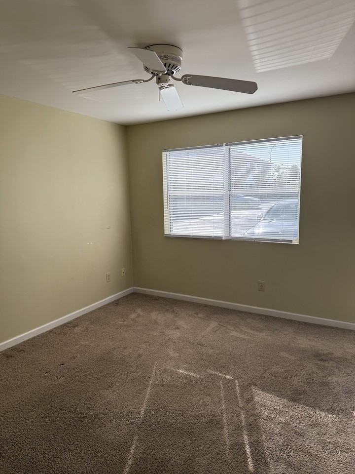 3320 Bridges Street Apt 9 - Photo 3 of 11