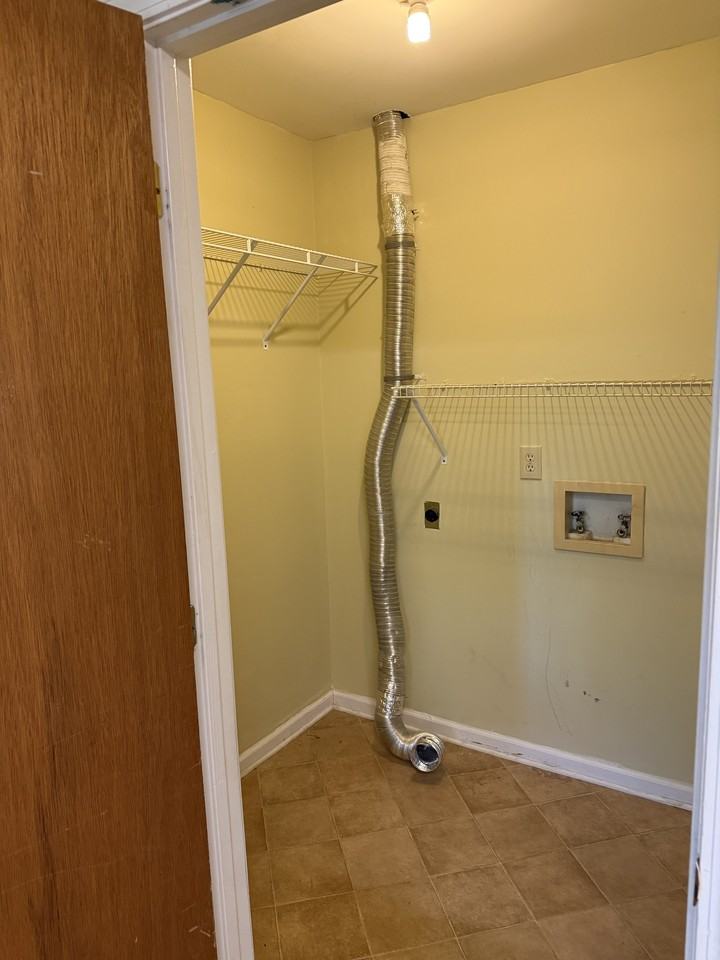 3320 Bridges Street Apt 9 - Photo 5 of 11