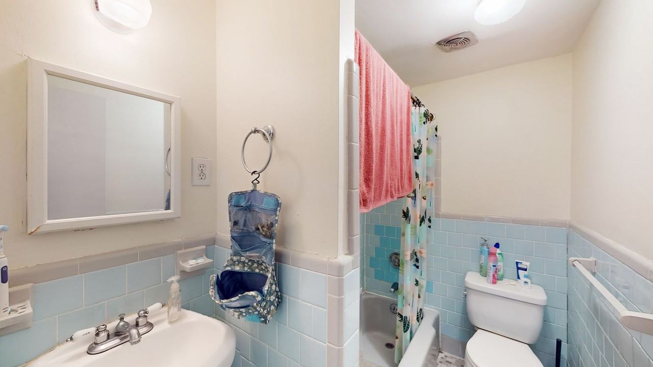 1073 Beacon St - Photo 7 of 9