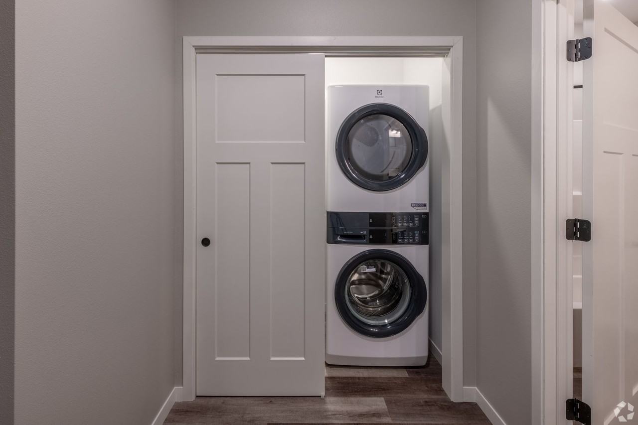 Northern Lights Bldg. 01 - Photo 7 of 50