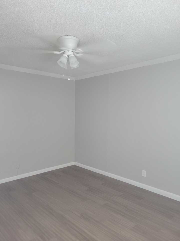 Portland Manor Apartments - Photo 7 of 7